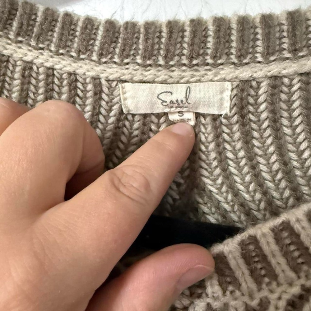 Easel‎ Ribbed Beige Sweater - Picture 2 of 4